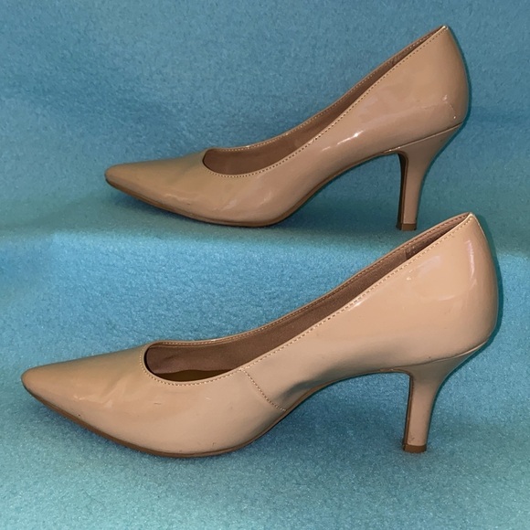 COMFORT PLUS by Predictions “Janine” Nude patent pointy toe heels pumps size 6.5 - Picture 3 of 11